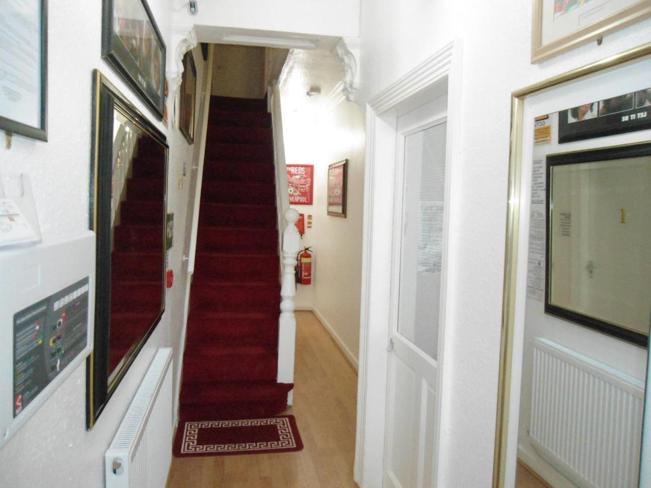 Liverpool Lodge Extérieur photo