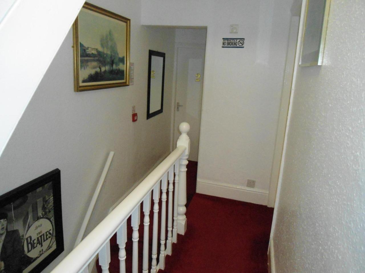 Liverpool Lodge Extérieur photo